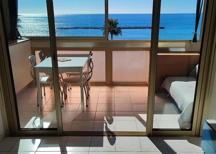 Grand Studio Bord De Mer- Acces Direct Aux Plages